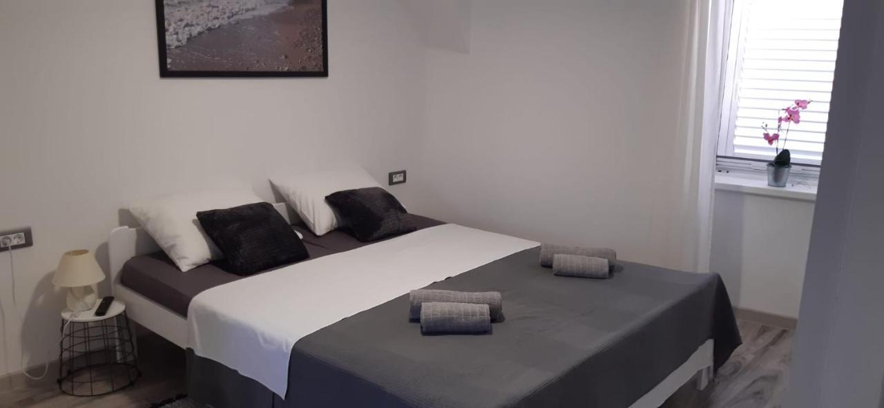 Apartman Goga Draga Bašćanska Екстериор снимка